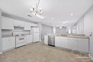 1009 Simpson St, Pensacola, FL 32526 - Photo 5