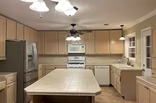 3036 Laurel Dr, Gulf Breeze, FL 32563 - Photo 3