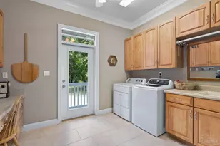 5393 Soundside Dr, Gulf Breeze, FL 32563 - Photo 11