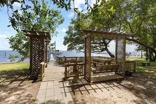 5393 Soundside Dr, Gulf Breeze, FL 32563 - Photo 3