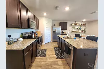 5621 Guinevere Ln, Milton, FL 32583 - Photo 9