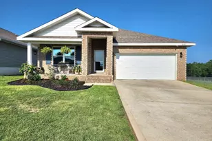 5621 Guinevere Ln, Milton, FL 32583 - Photo 1