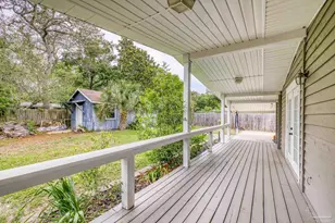 204 Camelia St, Gulf Breeze, FL 32561 - Photo 47