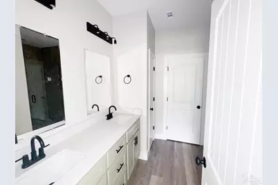 8601 Walnut Ave, Pensacola, FL 32534 - Photo 13