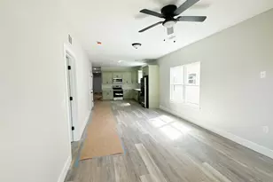 8601 Walnut Ave, Pensacola, FL 32534 - Photo 9