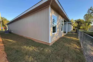 8601 Walnut Ave, Pensacola, FL 32534 - Photo 21