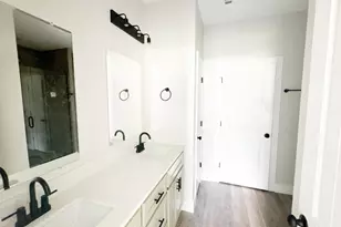 8601 Walnut Ave, Pensacola, FL 32534 - Photo 15