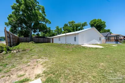 2401 N E St, Pensacola, FL 32501 - Photo 3