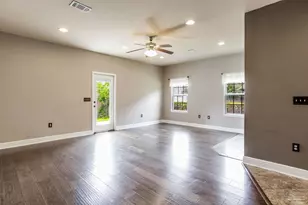 2107 Wilsons Plover Cir, Navarre, FL 32566 - Photo 11