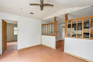 35 N Cypress St, Walnut Hill, FL 32568 - Photo 13