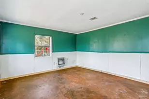 35 N Cypress St, Walnut Hill, FL 32568 - Photo 5