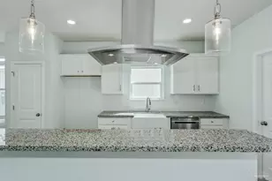 5410 Kee Memorial Dr, Pensacola, FL 32507 - Photo 15