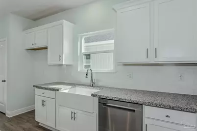 5410 Kee Memorial Dr, Pensacola, FL 32507 - Photo 13