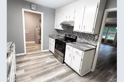 6910 Cornelius Ln, Pensacola, FL 32505 - Photo 9