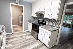 6910 Cornelius Ln, Pensacola, FL 32505 - Photo 9