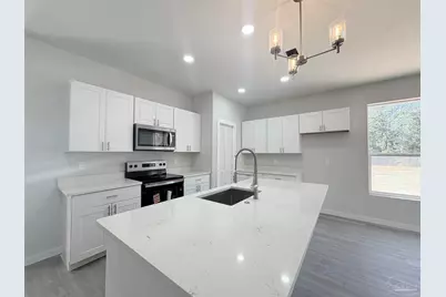 5602 Santa Monica St, Milton, FL 32583 - Photo 7