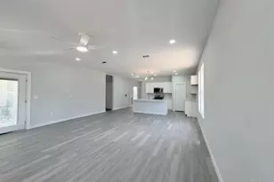 5602 Santa Monica St, Milton, FL 32583 - Photo 9