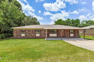 7125 Ben Sasser Dr, Pensacola, FL 32526 - Photo 1