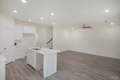 1913 W Chase St, Pensacola, FL 32502 - Photo 5