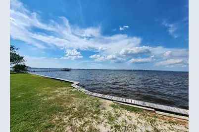 5450 N Shore Rd, Pensacola, FL 32507 - Photo 9