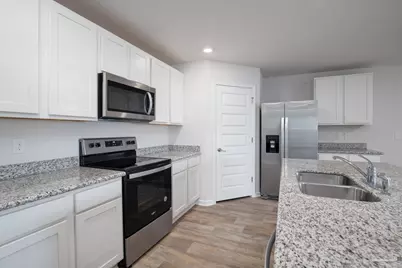 5540 Lancelot Dr, Milton, FL 32583 - Photo 3