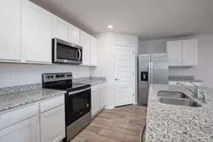 5540 Lancelot Dr, Milton, FL 32583 - Photo 3