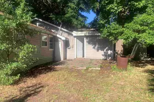 3204 E Gonzales St, Pensacola, FL 32503 - Photo 11