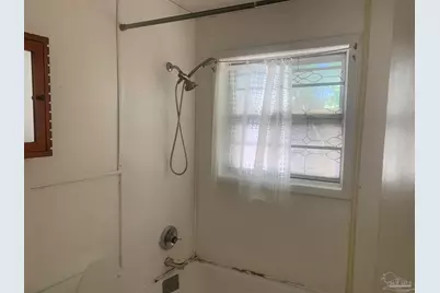 3204 E Gonzales St, Pensacola, FL 32503 - Photo 7