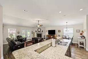 6065 Autumn Pines Cir, Pace, FL 32571 - Photo 17