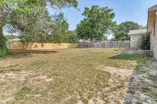 3609 Pebble Ln, Milton, FL 32583 - Photo 9