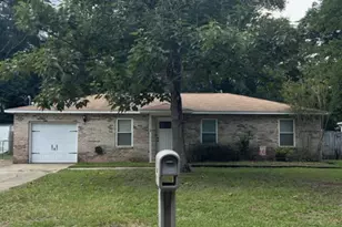 6568 Sinclair St, Milton, FL 32570 - Photo 1