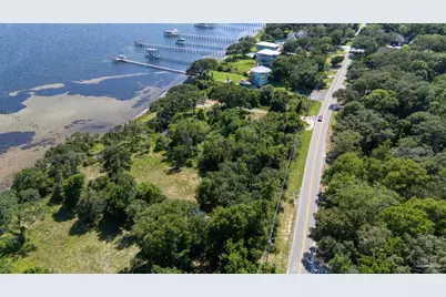 5161 Soundside Dr, Gulf Breeze, FL 32563 - Photo 17