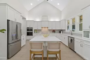 302 Camelia St, Gulf Breeze, FL 32561 - Photo 17