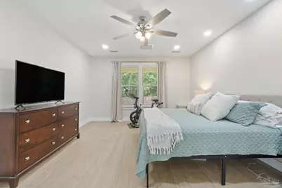 302 Camelia St, Gulf Breeze, FL 32561 - Photo 7