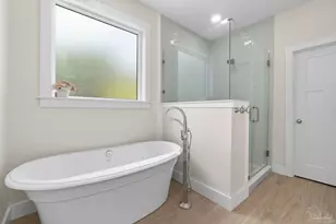 302 Camelia St, Gulf Breeze, FL 32561 - Photo 11