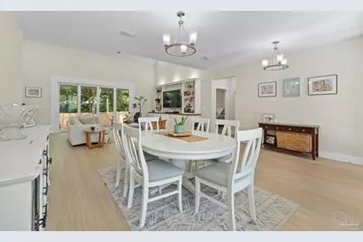 302 Camelia St, Gulf Breeze, FL 32561 - Photo 15