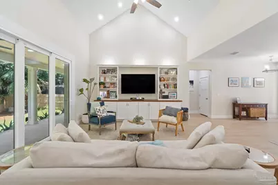 302 Camelia St, Gulf Breeze, FL 32561 - Photo 13