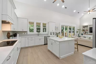 302 Camelia St, Gulf Breeze, FL 32561 - Photo 19