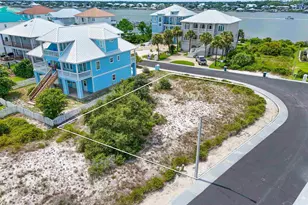 400 Gulfview Ln, Pensacola, FL 32507 - Photo 1