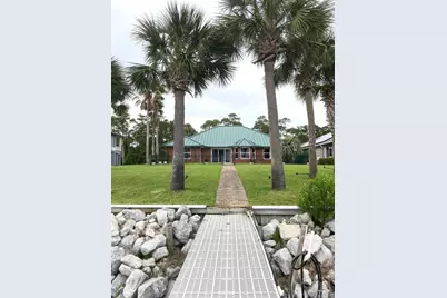 6735 Tidewater Dr, Navarre, FL 32566 - Photo 9