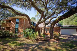 1555 Oak Shore Dr, Gulf Breeze, FL 32563 - Photo 5