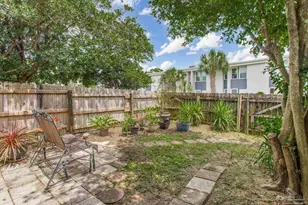 201 Pensacola Beach Rd, Gulf Breeze, FL 32561 - Photo 23