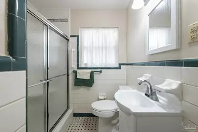 422 Fairpoint Dr, Gulf Breeze, FL 32561 - Photo 29