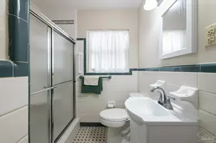 422 Fairpoint Dr, Gulf Breeze, FL 32561 - Photo 29