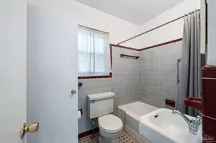 422 Fairpoint Dr, Gulf Breeze, FL 32561 - Photo 33