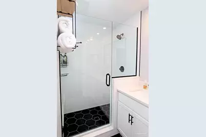 157 S Spring St, Pensacola, FL 32502 - Photo 9