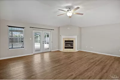 5911 Ashton Woods Cir, Milton, FL 32570 - Photo 5