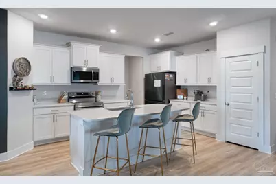 253 Camellia Dr, Cantonment, FL 32533 - Photo 7