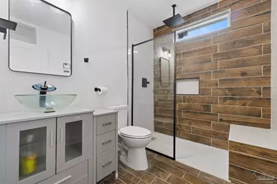 215 E Bobe St, Pensacola, FL 32503 - Photo 17