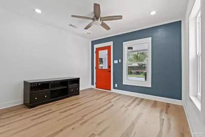 215 E Bobe St, Pensacola, FL 32503 - Photo 9